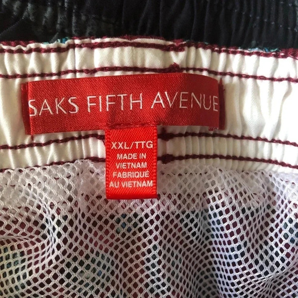 Saks Fifth Avenue men’s swimming trunks - Picture 6 of 7